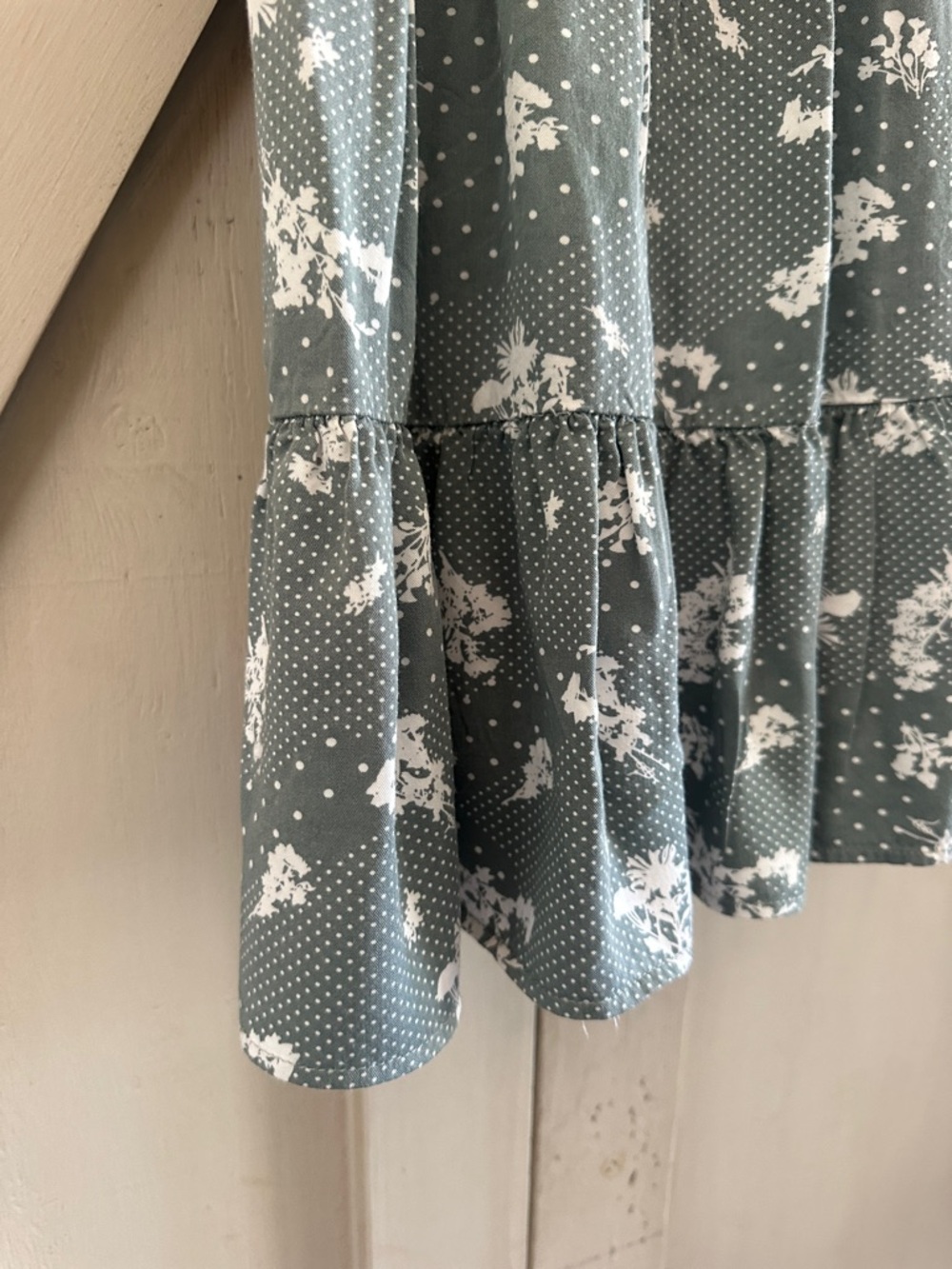 Millibon USA Sage Green Floral Polka Dot Tiered Cami Dress Size Medium - Picture 4 of 9